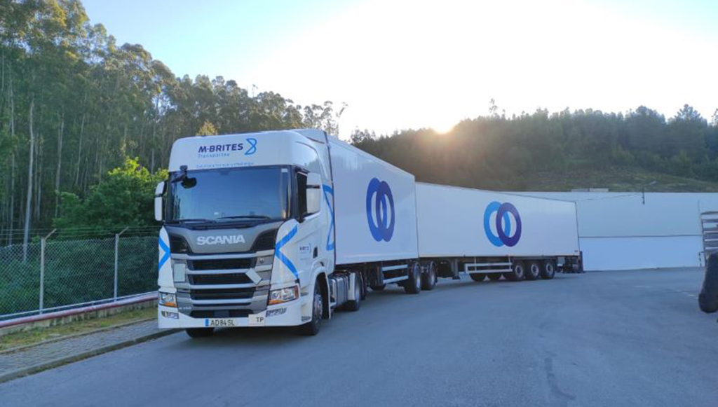 07 - Grupo-STEF-acrescenta-quatro-megatrucks-a-sua-frota